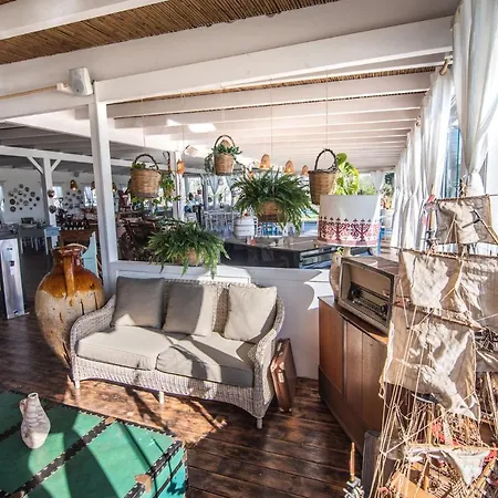 Ξενοδοχείο με διαμερίσματα Borgo Rosso Terra 4*